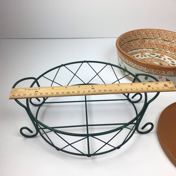 Temptations by Tara Presentable Ovenware Old World Hospitality 2.5 qt 4 pce Set - Picture 11 of 12